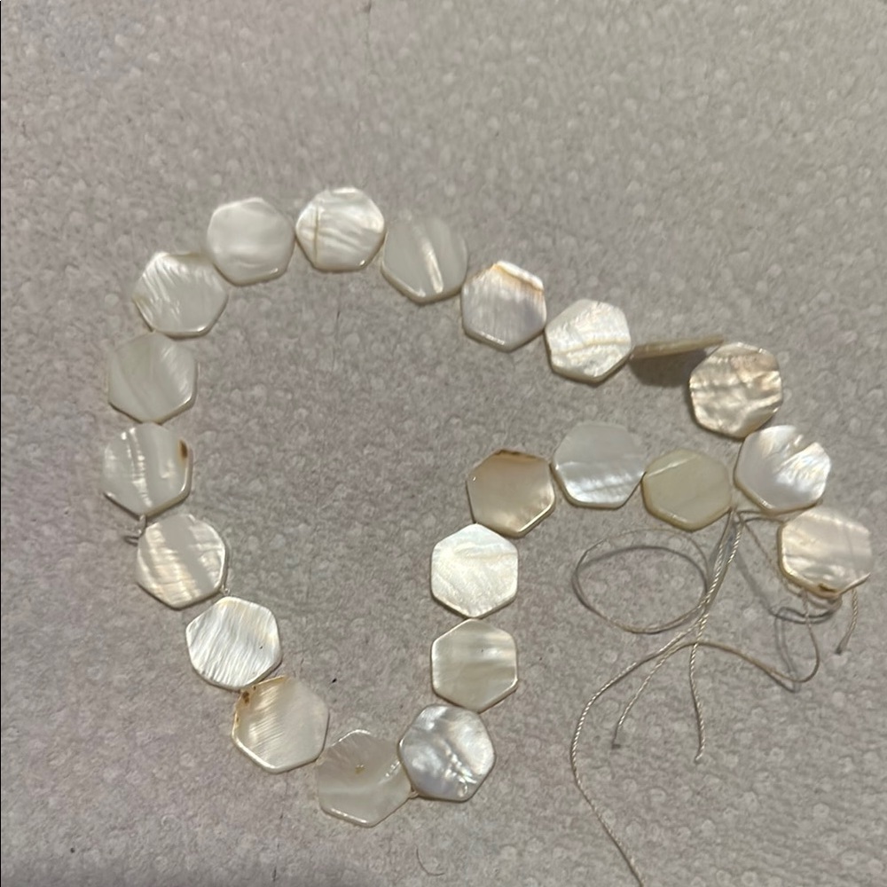 Mother of Pearl Iridescent Cream Necklace
